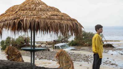 Водна стихия заля Каталуния след рекордни валежи (СНИМКИ)