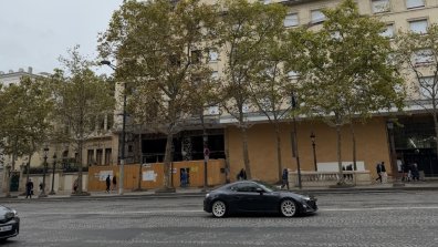 Париж се готви за протести: Страх от погроми обхвана търговците (СНИМКИ)