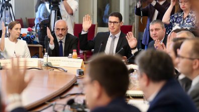 Бюджетната комисия обсъжда финансовата рамка на държавата (СНИМКИ)