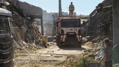 Последствията в Кривой Рог: Спасителни операции след руския удар с дронове (СНИМКИ)