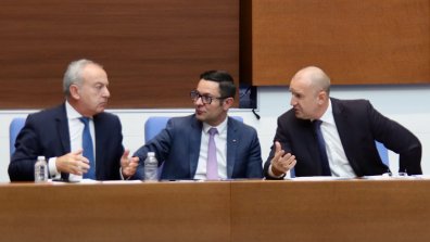Депутатите изслушват Радев, Донев, Пеканов и Пулев в парламента (СНИМКИ)