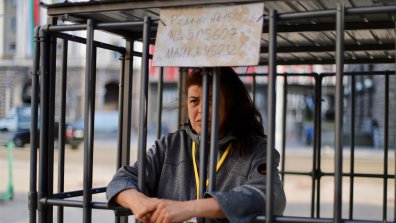 14 дни в клетка: Протестът на "Невидими животни" в защита на телетата (СНИМКИ)