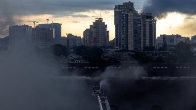 Руските удари изпепеляват Киев: Пламнаха вековни светини (СНИМКИ)