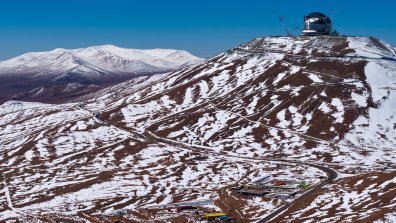 Рядък снеговалеж покри с бяла пелена пустинята Атакама в Чили (СНИМКИ)