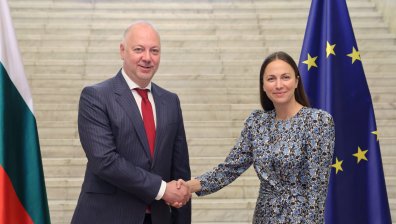 Ева Майдел към Желязков: Поздравявам правителството за ясния курс към Еврозоната