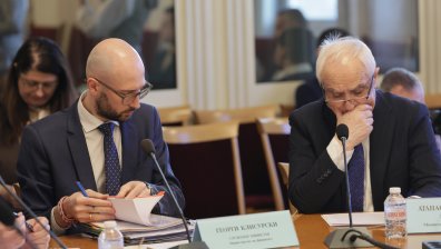 Депутатите одобриха удължаване на бюджета - какви пари се отпускат и за кого