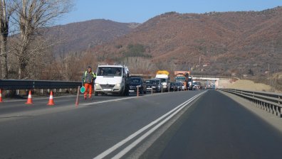 МВР е изпратило над 15 хил. сигнала за дупки по пътищата у нас
