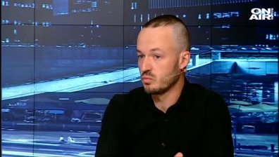 Напоследък се забелязвала тенденция политиците да бъдат иронизирани
