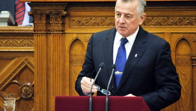 Унгарският президент подаде оставка