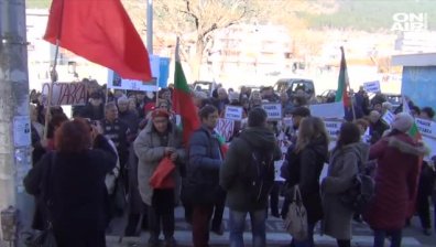 Сливен протестира срещу шоковото поскъпване на водата