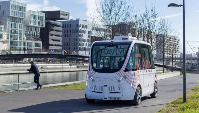 Безпилотен автобус блъсна пешеходка в Австрия