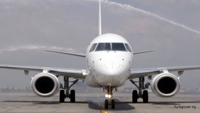 Ембраер Е190 на Bulgaria Air посрещнат с почести на летище София