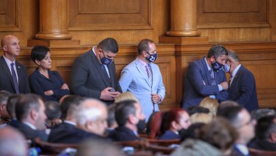 Създадоха комисия за "Росенец" на фона на първия бурен дебат в 46-ото НС