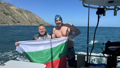 Голям успех за Петър Стойчев в ледените води на Тихия океан