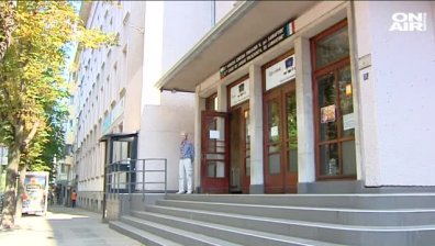 Френската гимназия въвежда пропускателен режим с магнитно-дебитни карти