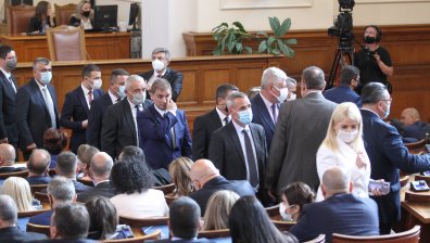 НС обсъжда създаването на 3 важни комисии, изслушват Бойко Рашков и Янаки Стоилов