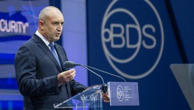 Радев: Преодоляването на демографската криза е невъзможно без пречупване на корупцията