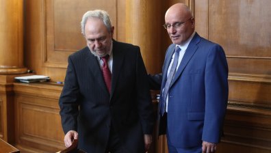 Парламентът избира управител на БНБ измежду двама кандидати