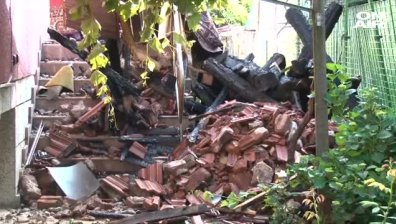 Мълния изпепели къщата на семейство от Казанлък и го остави на улицата