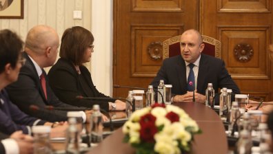 Нинова при Радев: Премиерът трябва да е от "Продължаваме промяната", няма да говорим с ГЕРБ и ДПС