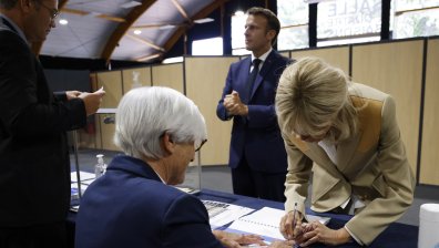 Тест за Макрон - френските избиратели гласуват на втори тур на парламентарните избори