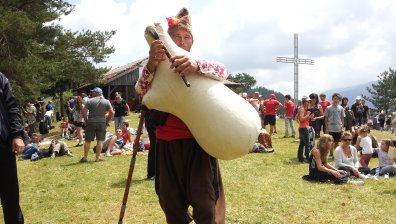 Кръшни хора и песни ще огласят Родопите за събора над село Гела