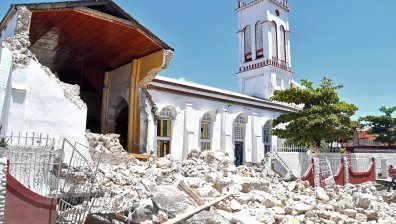 Броят са загиналите от земетресението в Хаити надхвърли 300 души (ОБНОВЕНА)