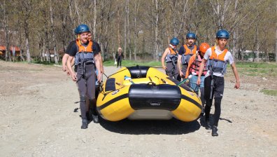 С адреналин в кръвта: Откриха рафтинг сезона в Кресненското дефиле