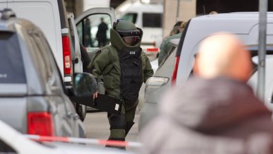 Изоставен багаж блокира улица в центъра на София