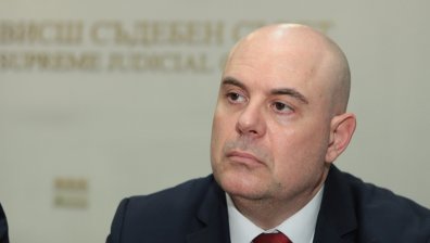 Гешев иска отстраняване от длъжност на обвинения в хулиганство прокурор