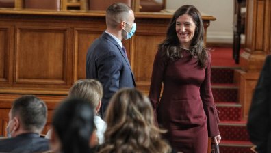 "Без пица за крадците", "Край на джипката...": Депутатите се развихриха покрай бюджета