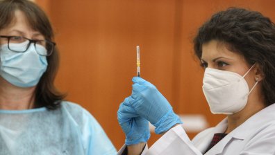 Ковид-19 взе една жертва, новите случаи са 81, ваксинираните - 87 (ОБНОВЕНА)