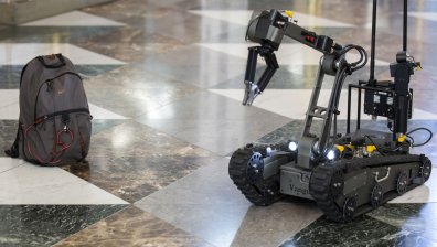 Роботи-полицаи с изкуствен интелект започнаха работа на летище в Япония