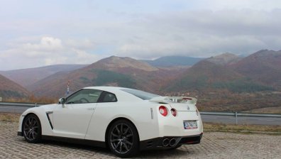 От 0 до 100 за едно вдишване: тестваме смайващия Nissan GT-R