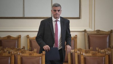 Депутатите изслушват Янев заради опасността от мигрантска вълна