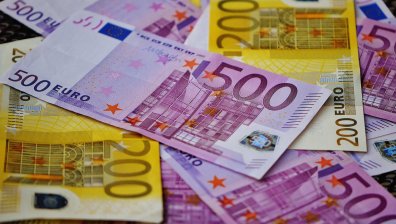 Министърът на икономиката: Еврото вече носи ползи, очакваме растеж и стабилност