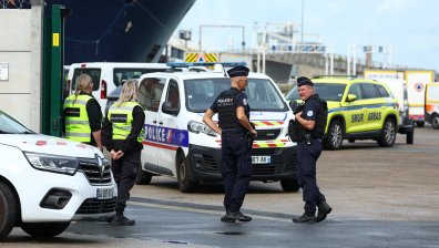 Трима души загинаха при опит да прекосят Ламанша