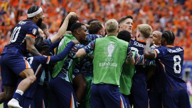 Нидерландия удари с 2:1 Полша без Левандовски в супер мач