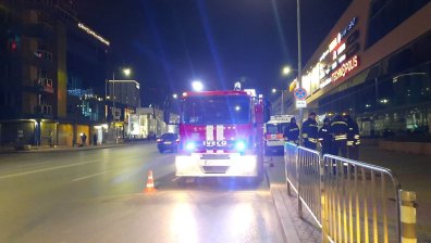 Евакуираха мол заради сигнал за бомба, двама са задържани за обаждането до 112