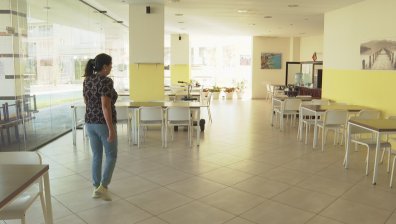 Денят започна без закуска за украинците по Черноморието, хотелиерите вече ги гонят