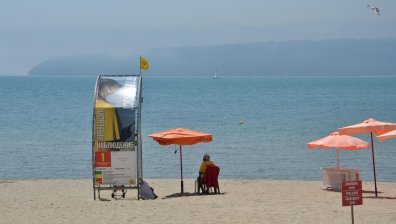 Морската вода на Офицерския плаж във Варна е силно замърсена