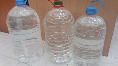 Спипаха търговец на нелегална ракия в Русе