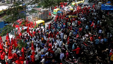 Първата в историята стачка на 1 май събира 300 хил. души