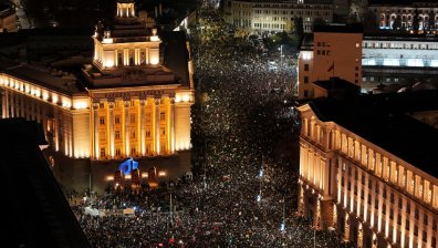 "Мяра": Над 70% от българите подкрепят протестите, близо 50% зоват "оставка"