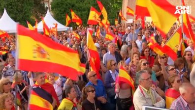 Хиляди на протест в Испания против новия кабинет на Педро Санчез