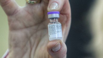 Защо САЩ даряват още 500 млн. дози от ваксината на Pfizer?