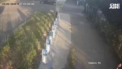 Мъж стреля по будка на велостанция в Бургас