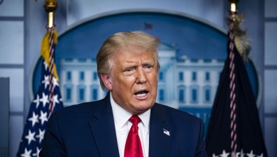 Жена обвини Тръмп в сексуален тормоз, разказът ѝ е скандален