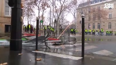 Над 100 души са арестувани на протеста на "жълтите жилетки"  в Париж