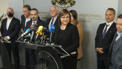 Нинова: Първи сме в ЕС по индустриално производство, спряхме рекета върху бизнеса